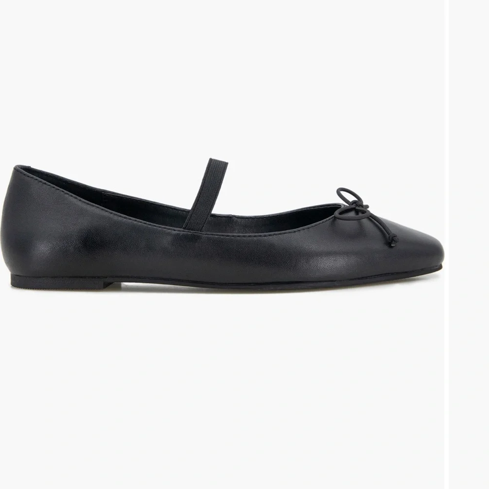 NWOT Kenneth Cole Reaction Myra Flats 7.5 and 9